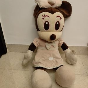 Stuffed toy minni mouse